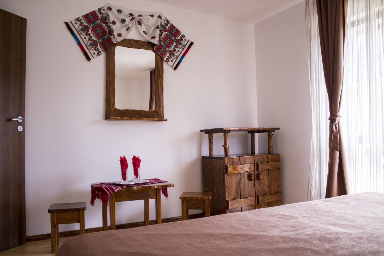 Cabana Barlogul Lupilor Villa Berevoesti Room photo