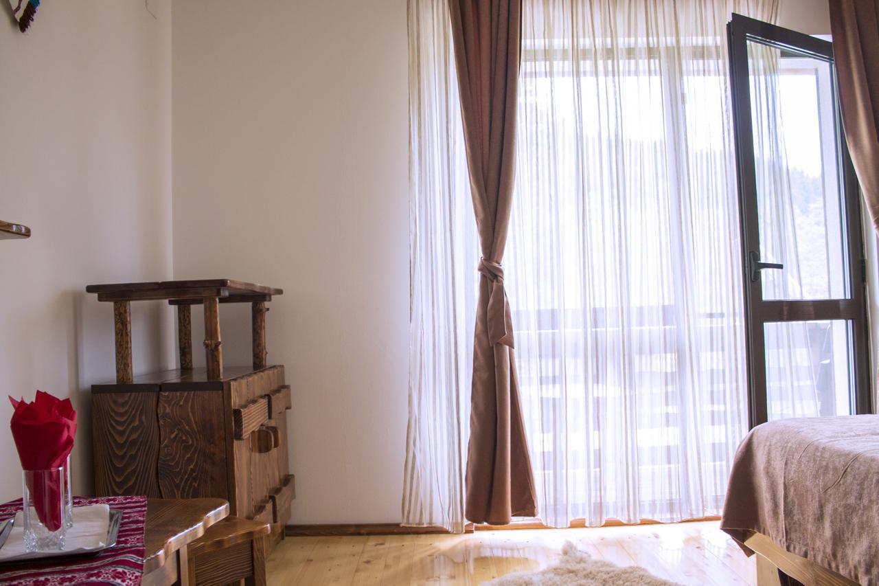 Cabana Barlogul Lupilor Villa Berevoesti Room photo